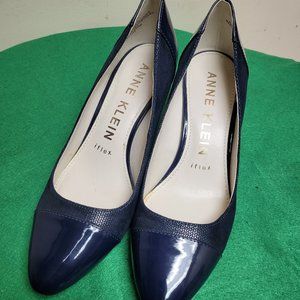Women's Anne Klein Size 7 1/2 M heels